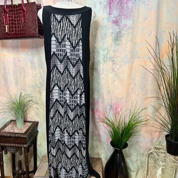 📌Elie McCarthny Soft Flowing Sleeveless Plus Size Maxi Dress - Picture 2 of 15